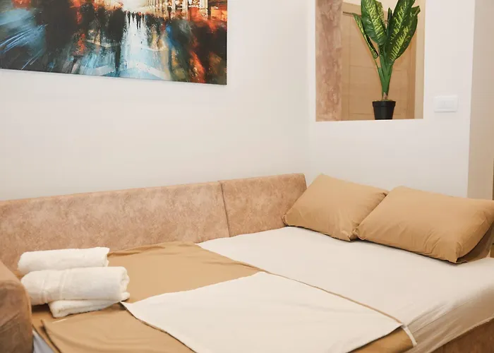 Apartments N & S - Private Parking & 1 Minute To The Beach