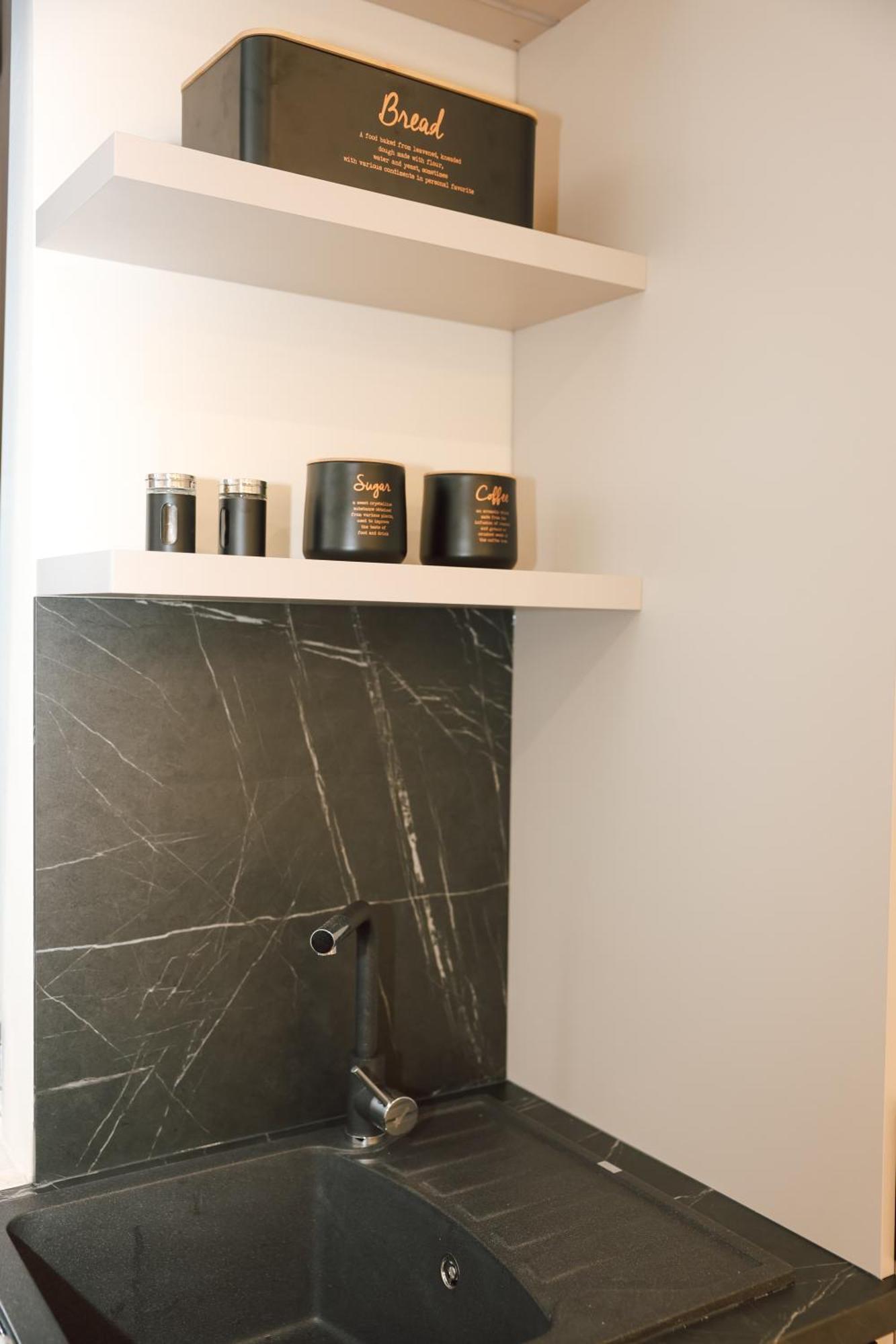 N & S - Private Parking & 1 Minute To The Apartment Herceg Novi