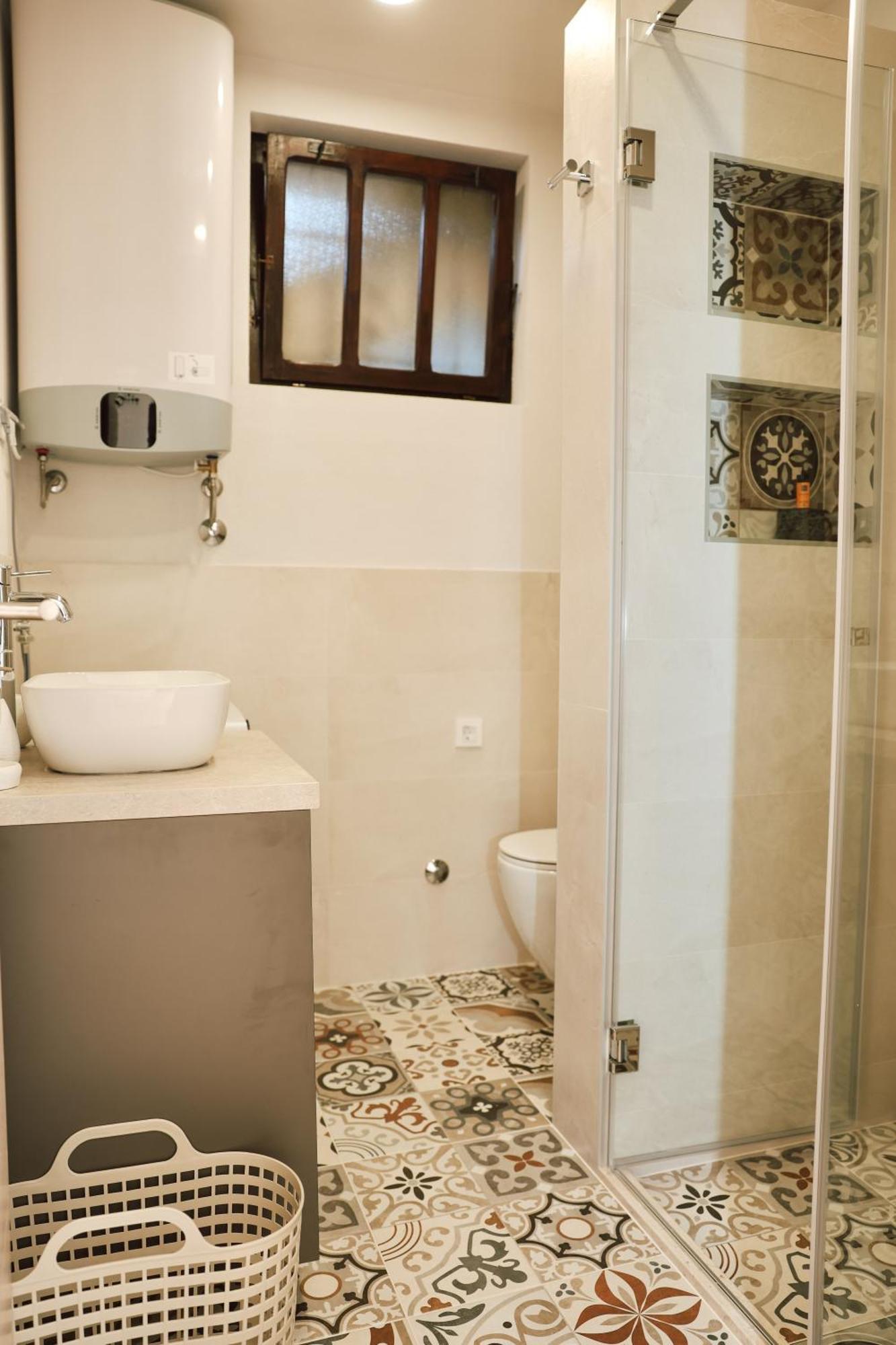 Apartment N & S - Private Parking & 1 Minute To The *